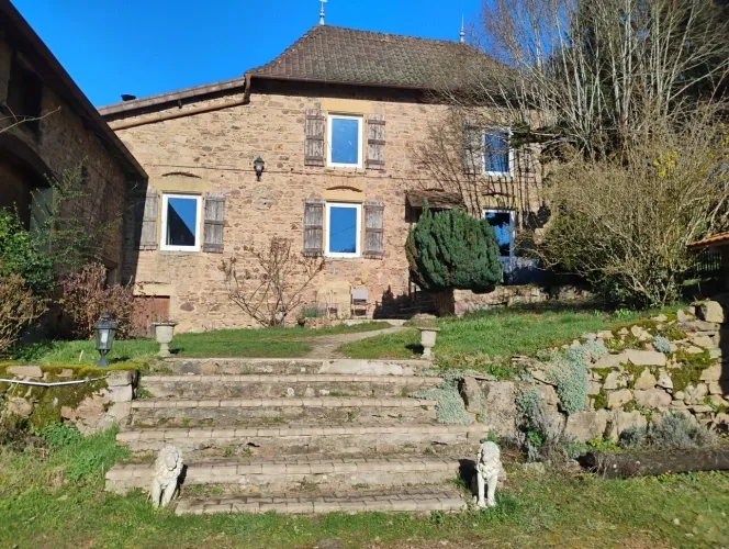 Maison de Maître bourguignonne Vue dégagée 7 pièces SAINT IGNY DE VERS (69) — photo 2