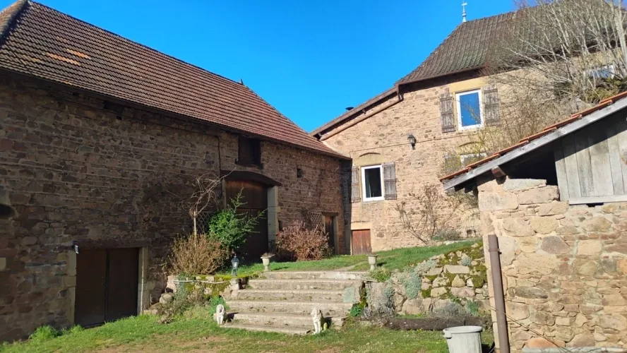 Maison de Maître bourguignonne Vue dégagée 7 pièces SAINT IGNY DE VERS (69) — photo 3
