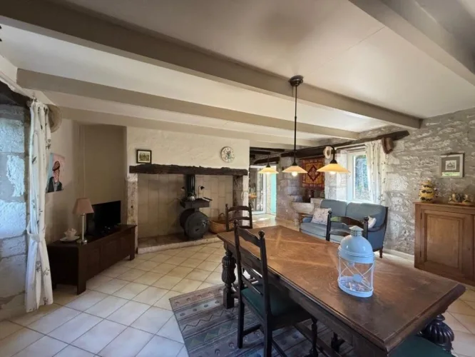 Dans la campagne de Lauzerte - Belle maison en pierre composée de deux logements, idéale pour investissement locatif ou projet mixte — photo 2