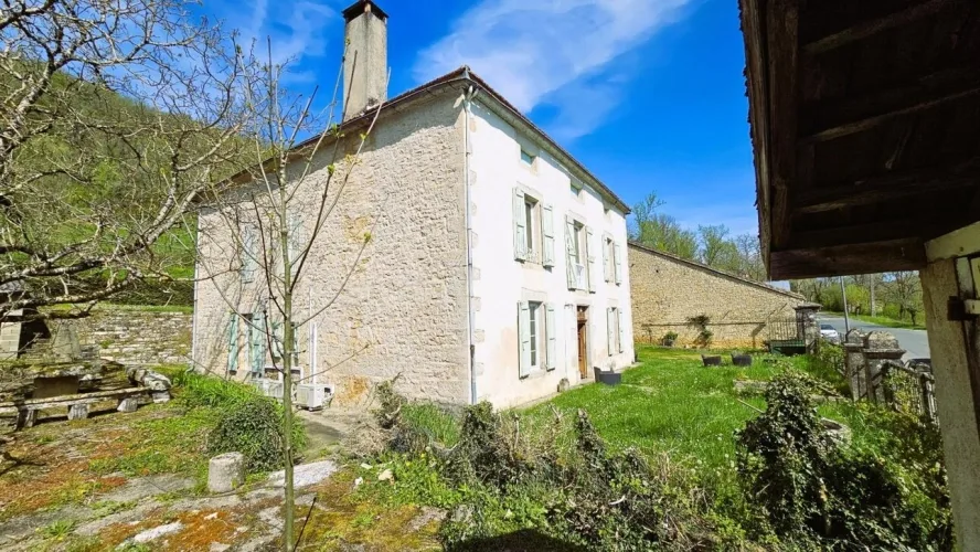 Maison de charme spacieuse dans village médiéval Caylus — photo 4