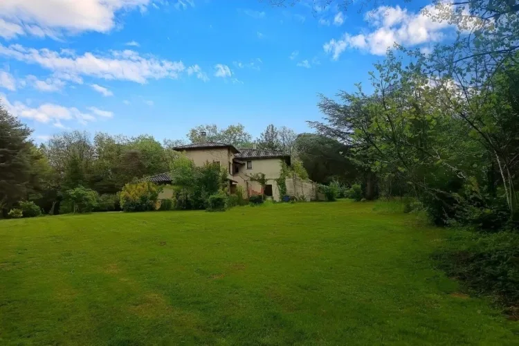 Maison 249 M2 sur terrain 3 hectares — photo 2