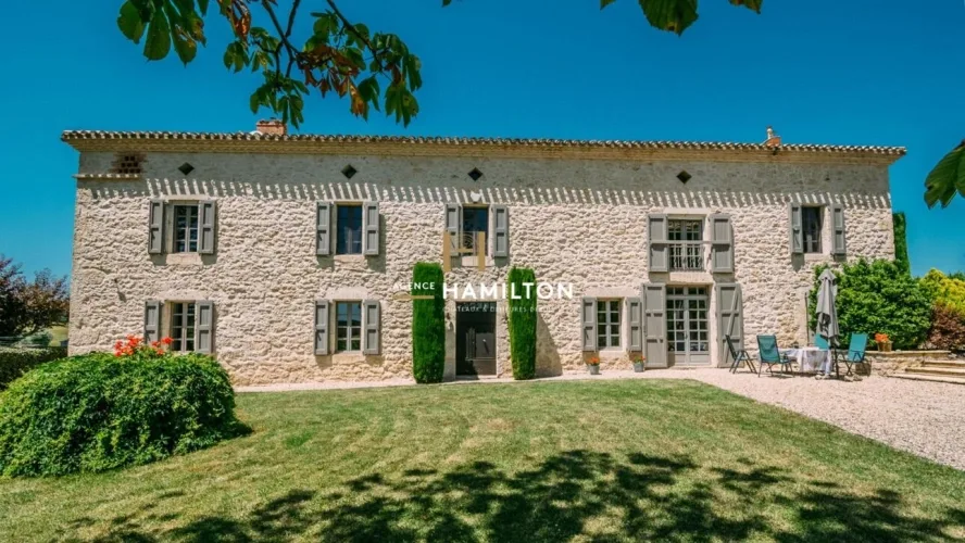 PROCHE GAILLAC - CHARMANTE MAISON DE CAMPAGNE AVEC JARDIN ET PISCINE