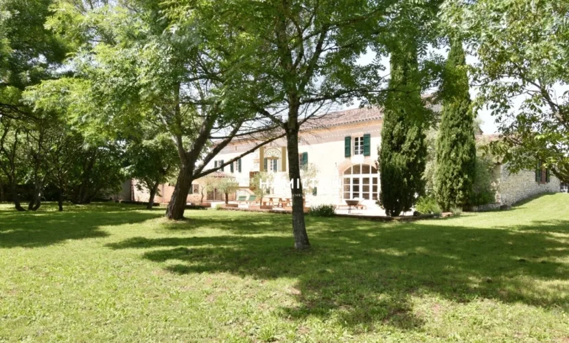 PROPRIETE DE CAMPAGNE DU XIXe SIECLE - PARC, PUITS, FOUR A PAIN, SALLE POLYVALENTE — photo 2
