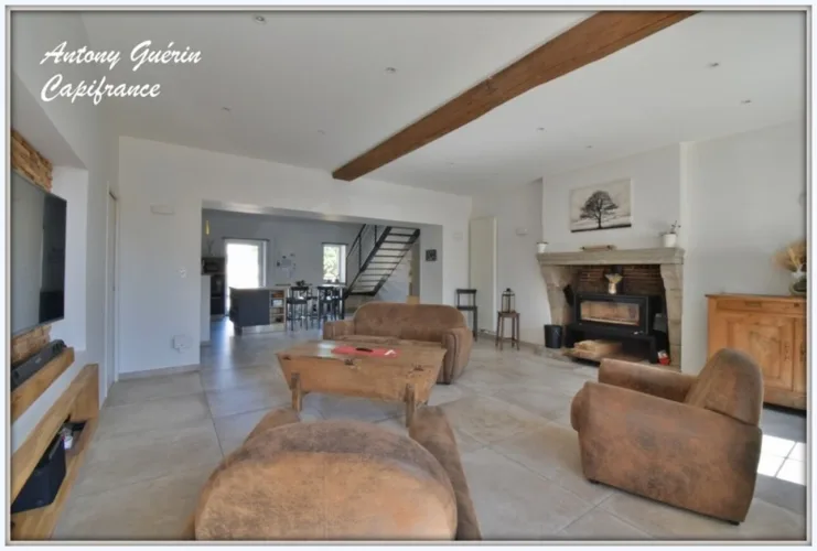 Grange rénovée de caractère avec dépendance 9 pièces-252 m² Habitable-MESNARD LA BAROTIERE — photo 3