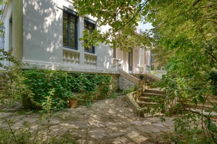 VILLA D'EXCEPTION DE 8 PIECES – UN JOYAU DU PATRIMOINE OVILLOIS — photo 4