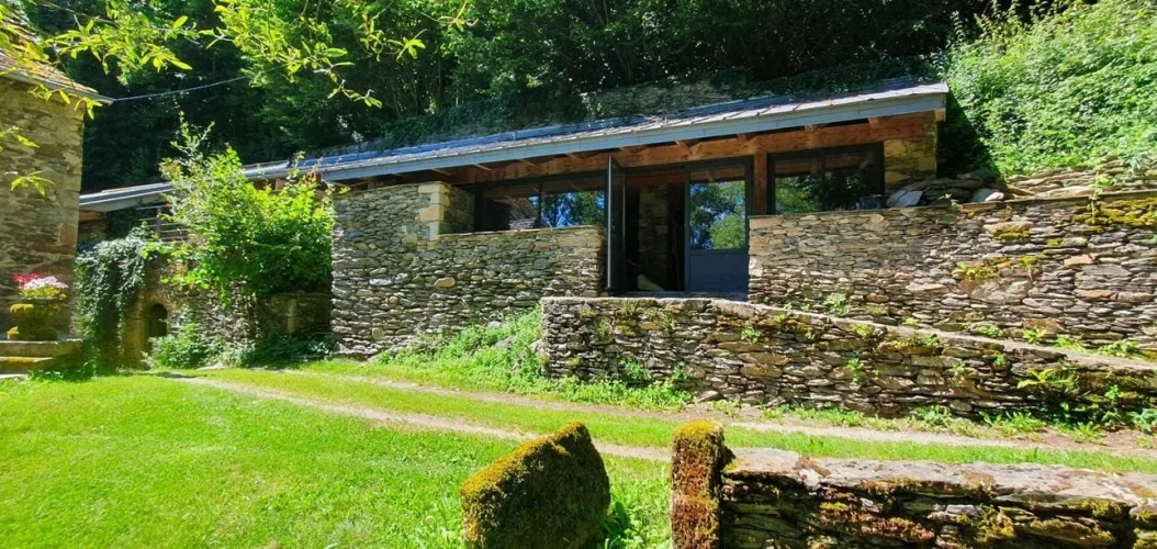 Magnifique moulin rénové dans un écrin de verdure — photo 3