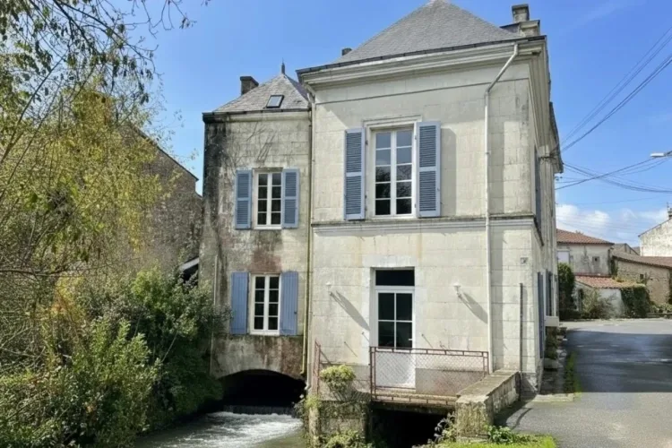 Ancien moulin à eau, une opportunité d'investissement, tout-à-l'égout avec importants volumes à aménager/rénover — photo 2