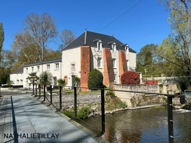 Orléans, Propriete à vendre, superbe Moulin rénové et bordé par la rivière, a l est d Orleans, parcelle de 4500 m² — photo 2