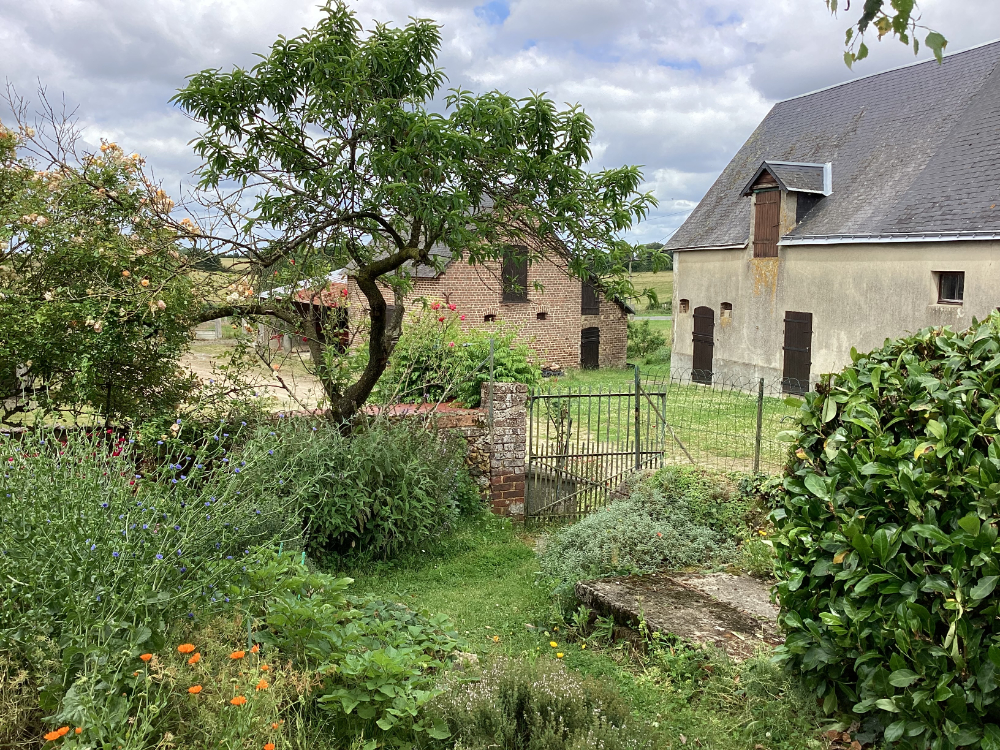 Corps de ferme avec 1ha90 de taillis et 1ha40 de prés